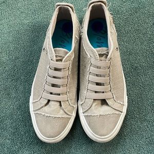 Blowfish Tan Canvas slip on